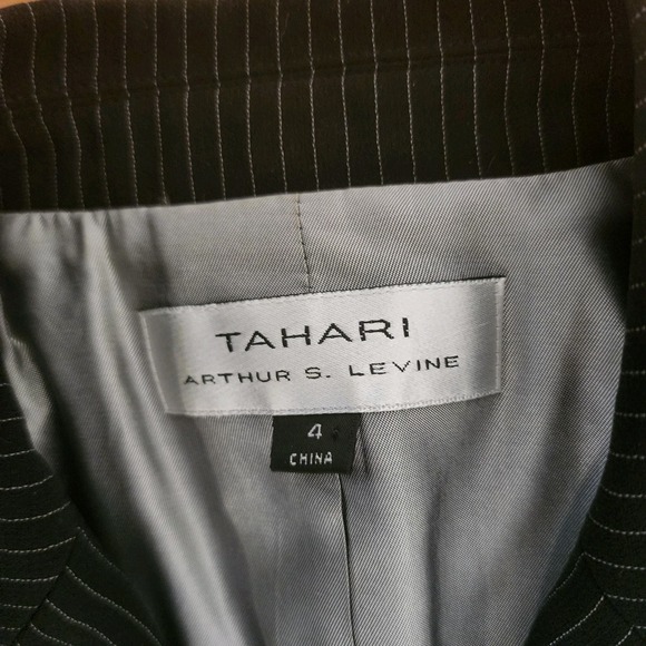 Tahari ASL 2pc Jacket + Skirt Suit Womens 4 Black Pinstripe Pleated Career Exec - Picture 15 of 16